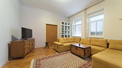 Osijek, Donji grad, Trosoban stan 105 m² u blizini bolnice, prizemlje
