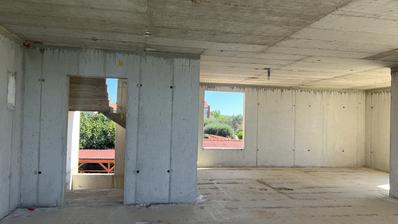 Otok Pag, plaža Perilo, trosoban stan u luksuznoj novogradnji PRVI RED DO MORA