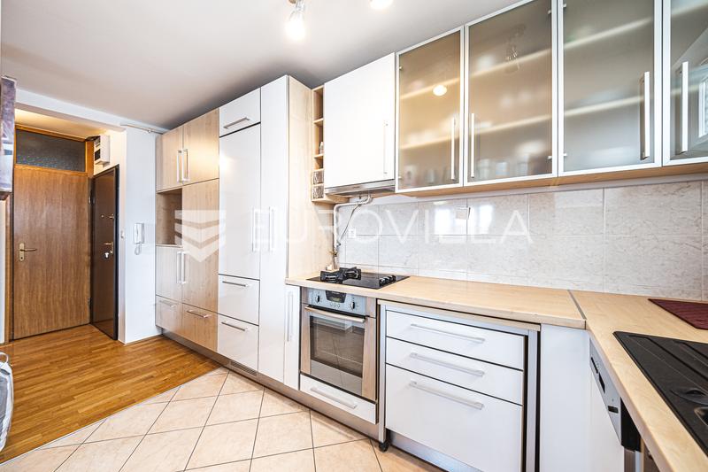 Zagreb, Trnje, Strojarska - spacious two-bedroom apartment of 70 m² with a garage. - 5