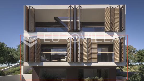 Vodice, moderno apartamento dúplex con jardín en una exclusiva nueva construcción