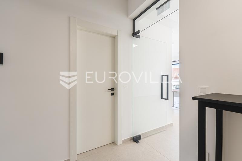 Osijek, Center, office space for rent 150 m² in a modern office building - 9