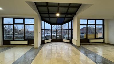 Đakovo, Centar, poslovni prostor 250 m2, odlična lokacija