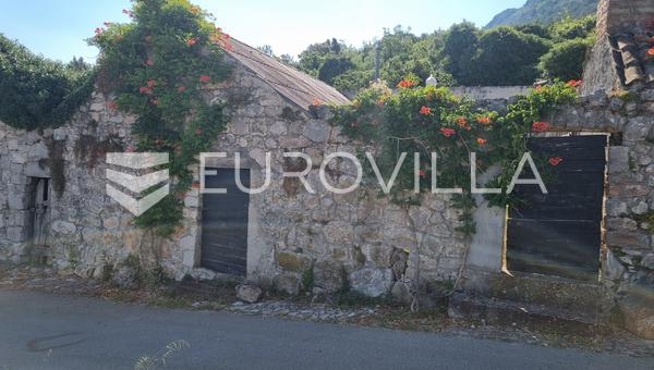 Pelješac, Tomislavovac, stara kamnita hiša