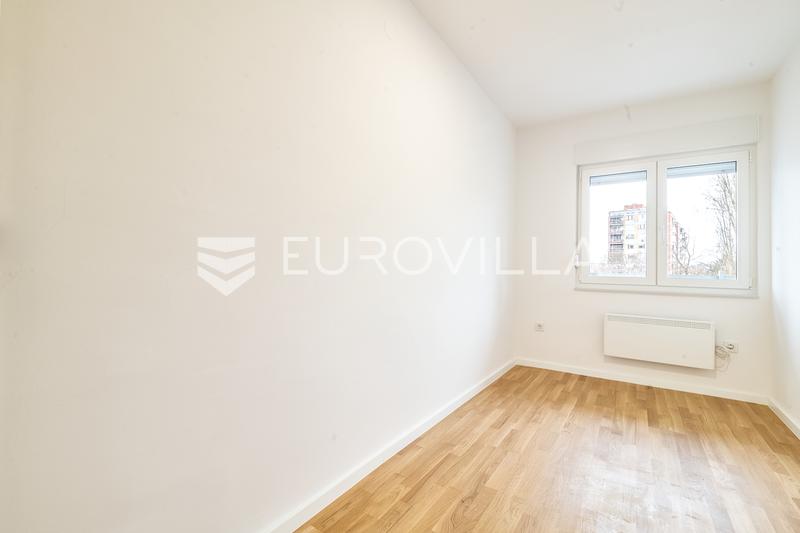 Zagreb, Volovčica, newly renovated three-bedroom apartment 57 m²