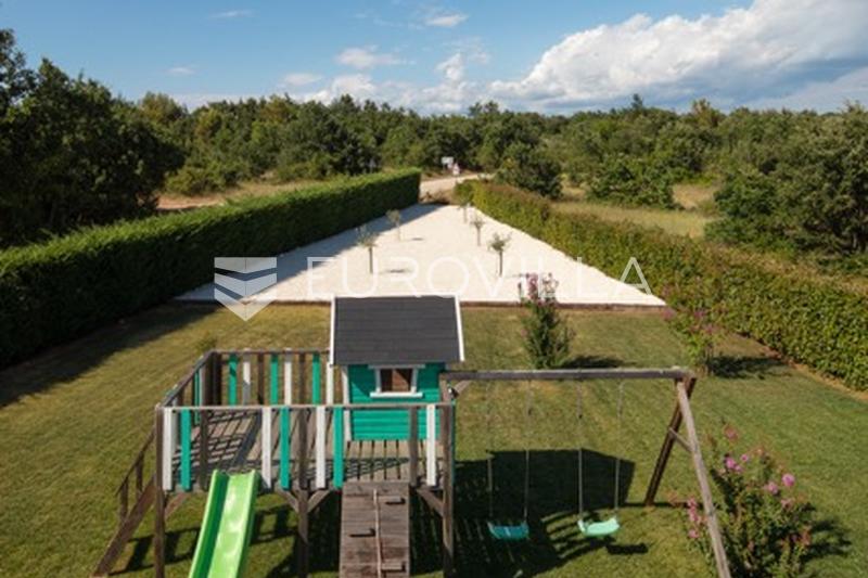 Istria, Vodnjan, hermosa villa con una superficie útil neta de 250 m² y una piscina de 78 m² - 29