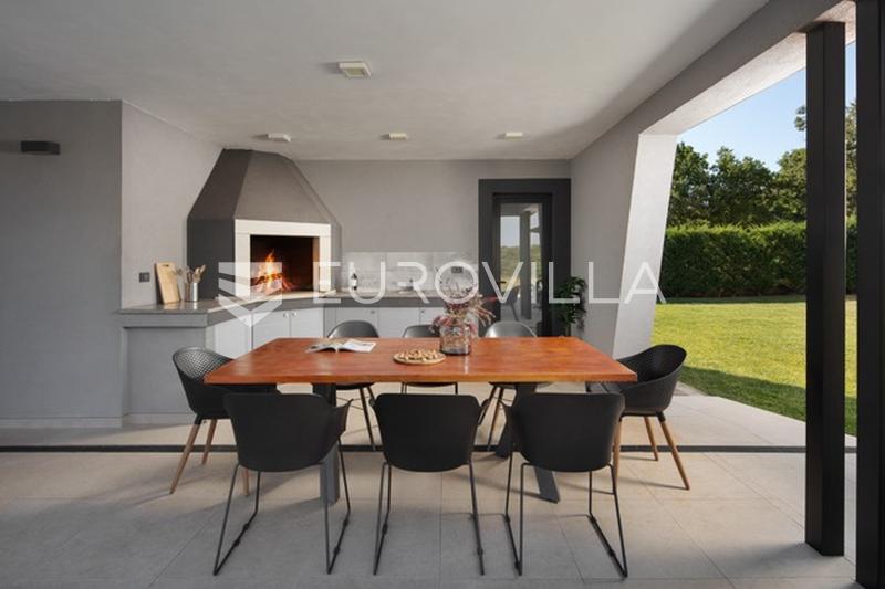 Istria, Vodnjan, hermosa villa con una superficie útil neta de 250 m² y una piscina de 78 m² - 30