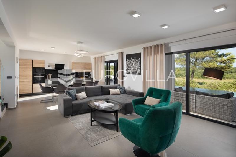 Istria, Vodnjan, hermosa villa con una superficie útil neta de 250 m² y una piscina de 78 m² - 33