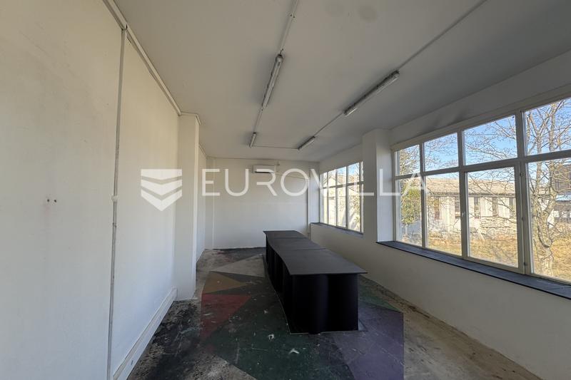 Zagreb, Dubrava, edificio per uffici di 2.600 m² all'interno di un complesso commerciale su un terreno di 7.200 m². - 8