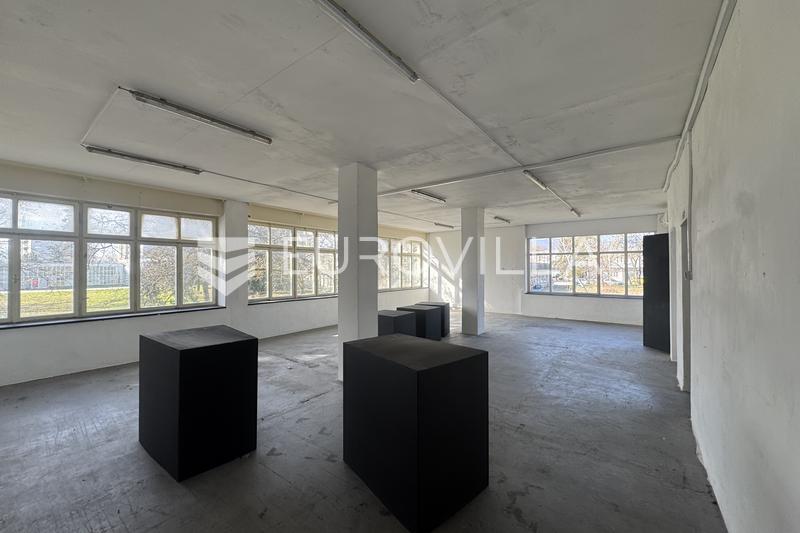 Zagreb, Dubrava, edificio per uffici di 2.600 m² all'interno di un complesso commerciale su un terreno di 7.200 m². - 2