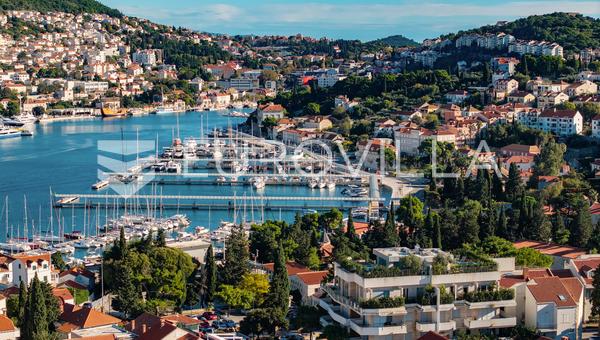 Dubrovnik, penthouse med udendørs pool på en enestående beliggenhed