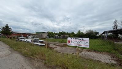 Dakovo, Zone Industrielle - Propriété Commerciale sur un Terrain de 3363 m²
