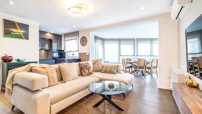Zagreb, Kvatrić, Domjanićeva, novouređeni trosoban stan sa balkonom, 75 m²