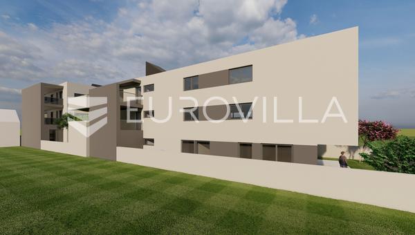Osijek, Petefijeva, garajlı, dört yatak odalı lüks çatı katı dairesi, net alanı 152,59 m² *YENİ YAPI
