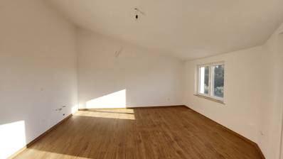 Medulin, Banjole, priestranný apartmán 500 m od mora, spolocný bazén