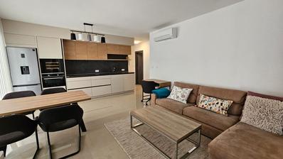 Istra, Pula, moderan trosobni stan 68 m² s terasom 80 m u blizini mora