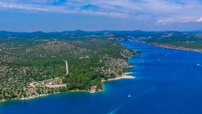 Sibenik, Martinska, groot bouwperceel, 3250 m²