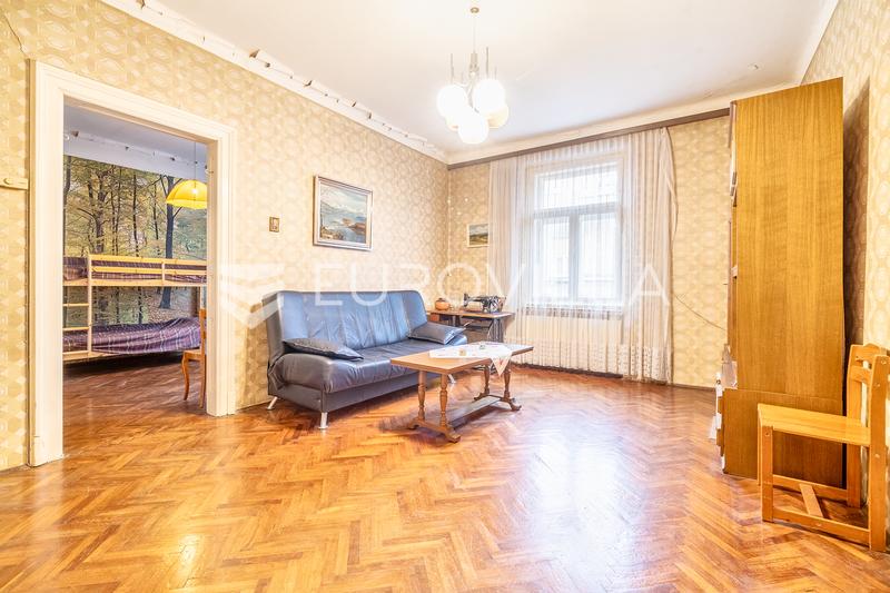 Zagreb, Donji grad, dvosoban stan za adaptaciju 56 m²