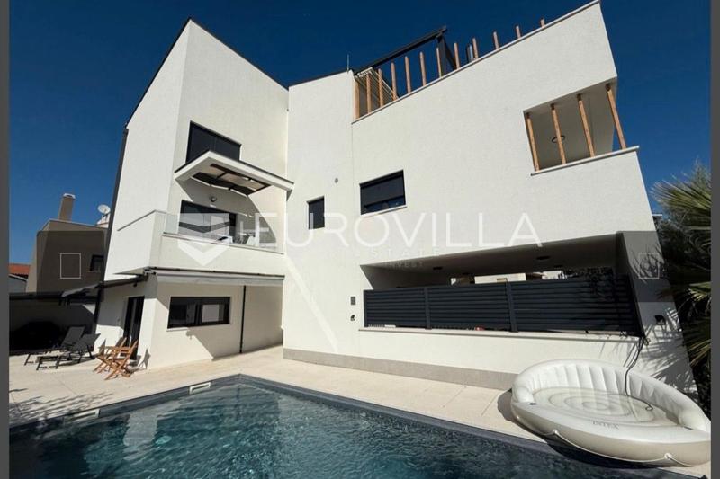 Istria, Pula, Apartment with Pool and Garden