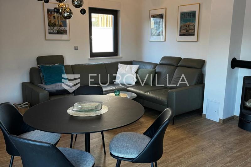 Istria, Pula, Apartment with Pool and Garden