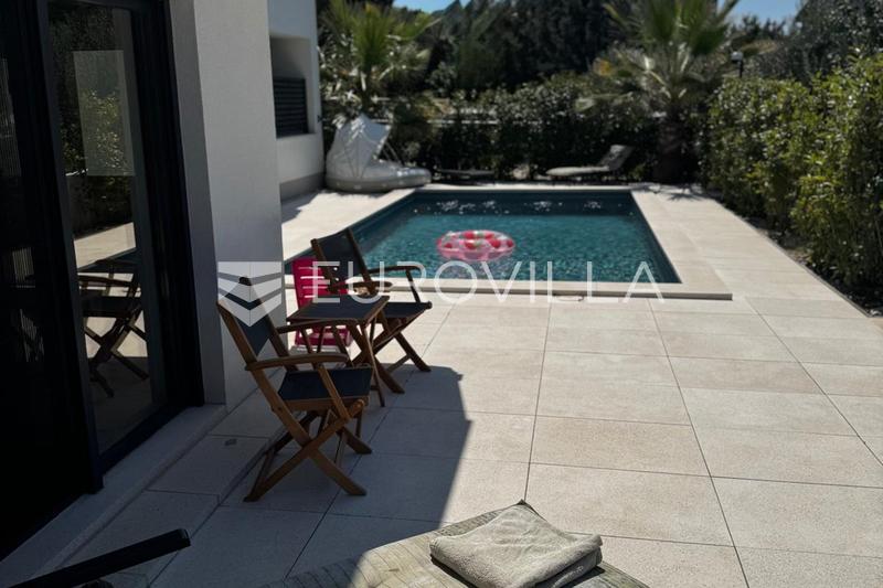 Istria, Pula, Apartment with Pool and Garden