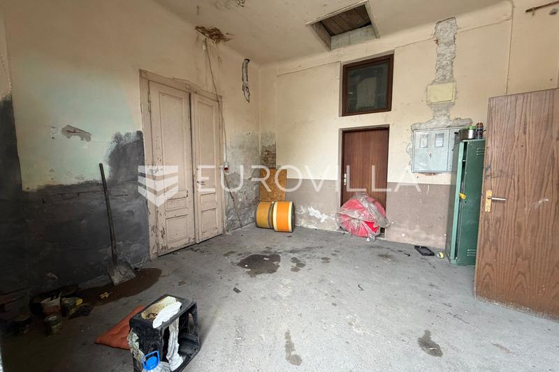 Viškovci, proizvodno, skladišna hala s poslovnim i uredskim prostorima - 8