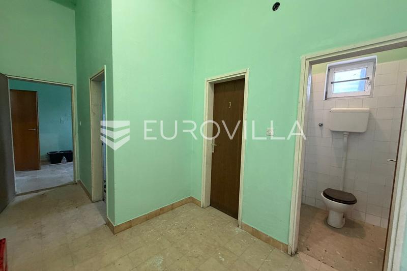 Viškovci, proizvodno, skladišna hala s poslovnim i uredskim prostorima - 9