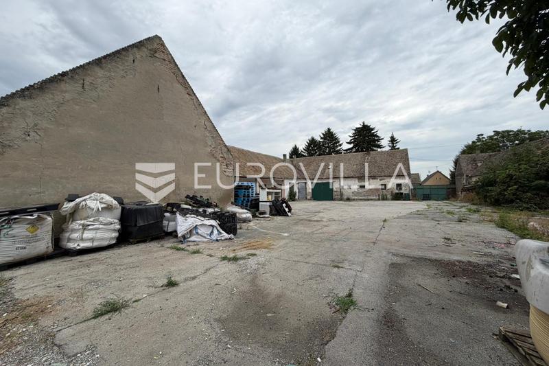 Viškovci, proizvodno, skladišna hala s poslovnim i uredskim prostorima - 26
