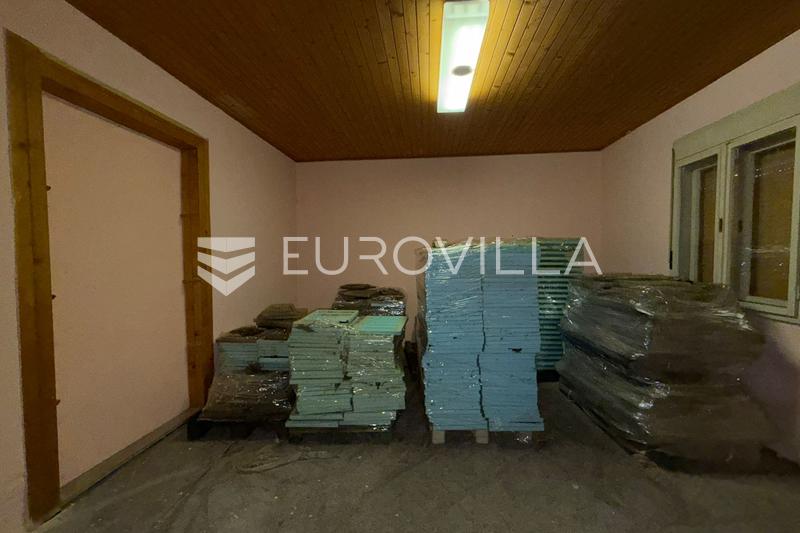Viškovci, proizvodno, skladišna hala s poslovnim i uredskim prostorima - 7