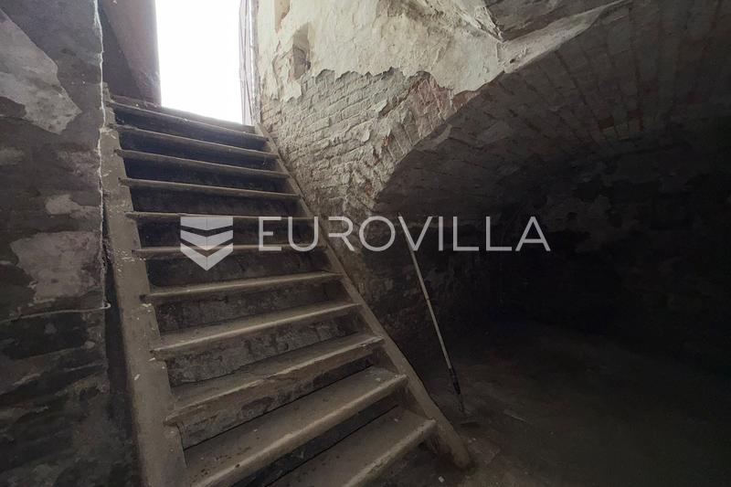 Viškovci, proizvodno, skladišna hala s poslovnim i uredskim prostorima - 19