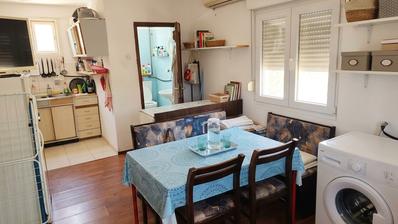 VIR, LOZICE - Hiša z dvema apartmajema v mirni otoški oazi