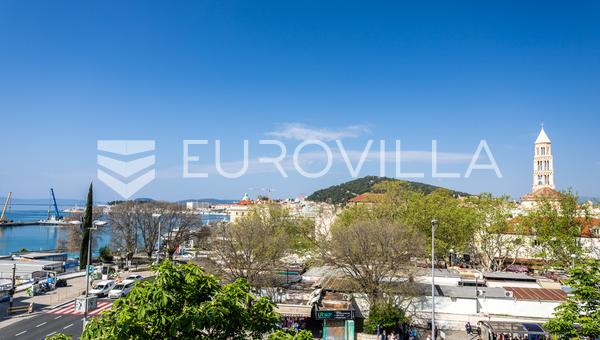 Split, Centar, prostrana etaža na izvrsnoj lokaciji s pogledom na more, 135 m²