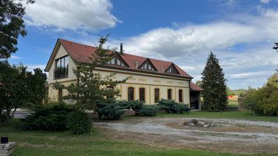 Slavonski Brod, Grabarje - Edifício residencial-comercial em localização tranquila