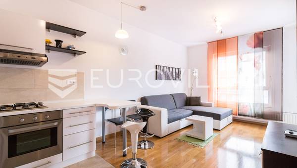 Zavrtnica 1 yatak odalı daire, garaj