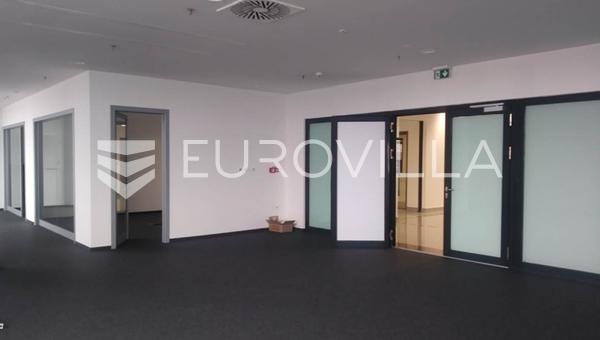 Osijek, Arrendamento de um novo espaço comercial, 215 m²