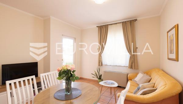 Podgora, Makarska, apartman površine 65,44 m² s pogledom na more