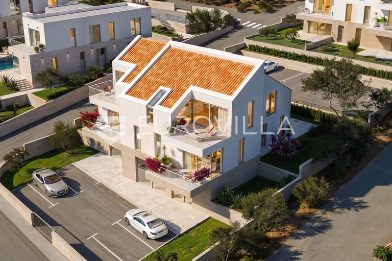 Brač, Supetar, dvosoban stan na prvom katu s pogledom na more - 14