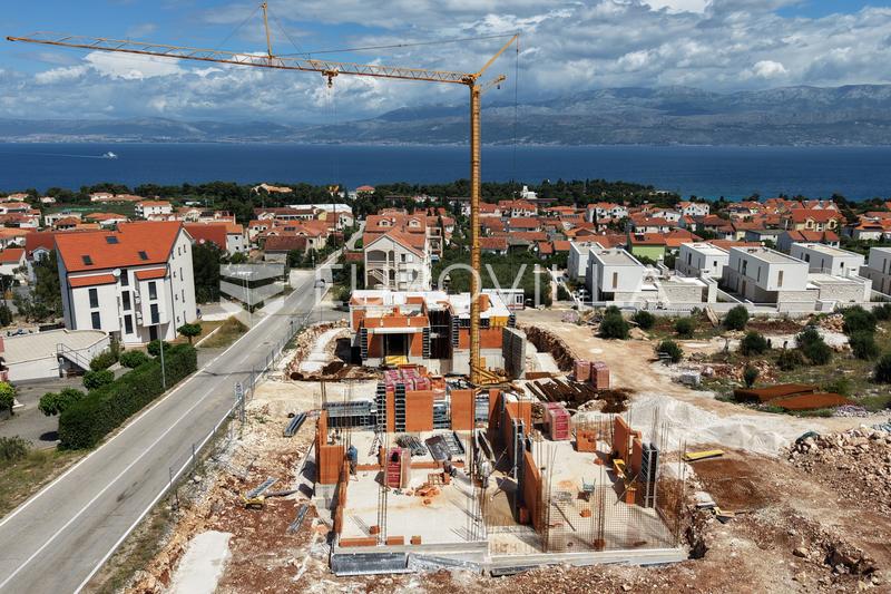 Brač, Supetar'da, birinci katta deniz manzaralı iki yatak odalı daire - 21