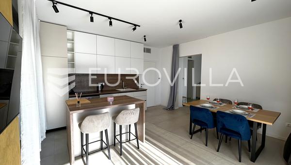 Hvar, Apartmentvilla mit fünf komplett möblierten Apartments