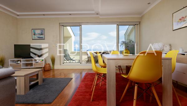Opatija, Icici, hermoso apartamento de tres habitaciones con piscina al aire libre y sauna, ALQUILER