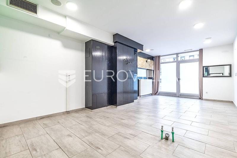 Záhřeb, Spansko, vynikající pouliční obchod o rozloze 44,43 m² - 2