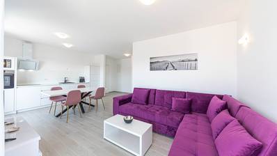 Trogir, excelente apartamento de dois quartos - aluguel de longo prazo a partir de 01.12.2025.