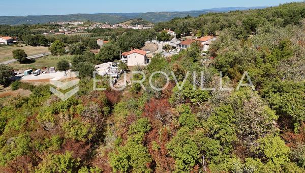 Istra, Vižinada, atraktivno građevinsko zemljište 1.102 m² na mirnoj lokaciji