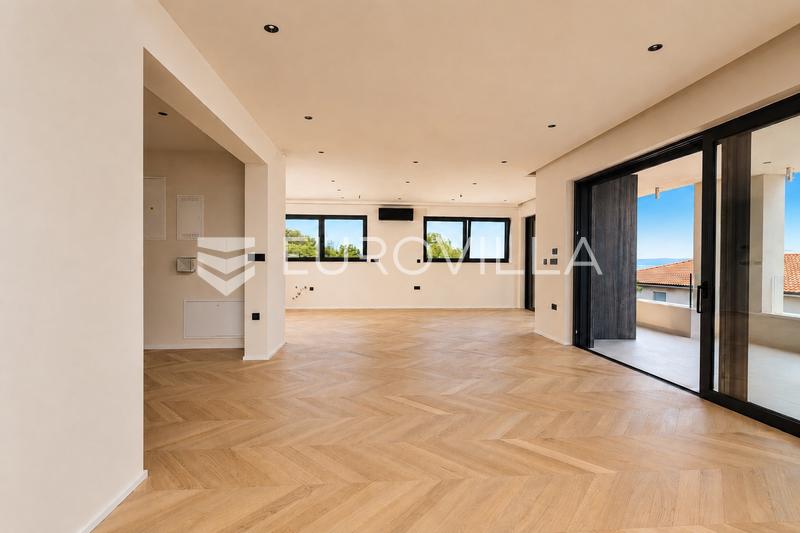 Kostrena, Rozici, eksklusiv 200 m² penthouse med panoramaudsigt over havet - 2