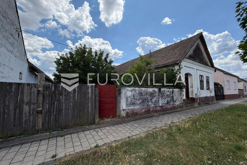 Semeljci - Casa autêntica de um só piso com grande potencial - 2
