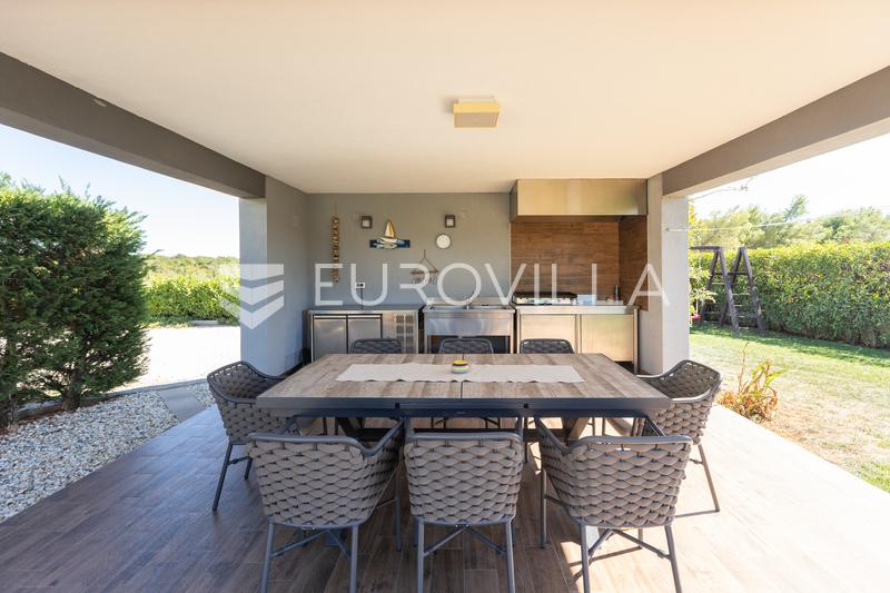 Istria, Medulin - Villa di lusso con piscina e ampio terreno - 7