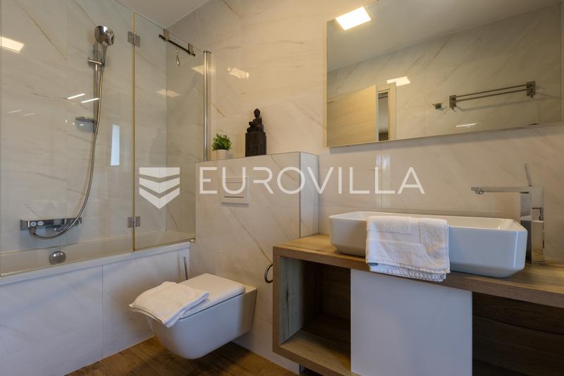 Istria, Medulin - Villa di lusso con piscina e ampio terreno - 25