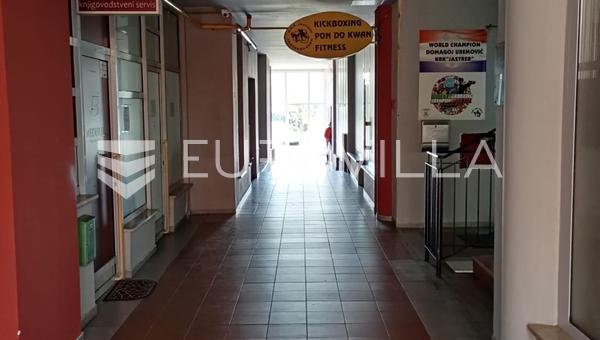 Jastrebarsko, Centro, espaço comercial de 52 m2