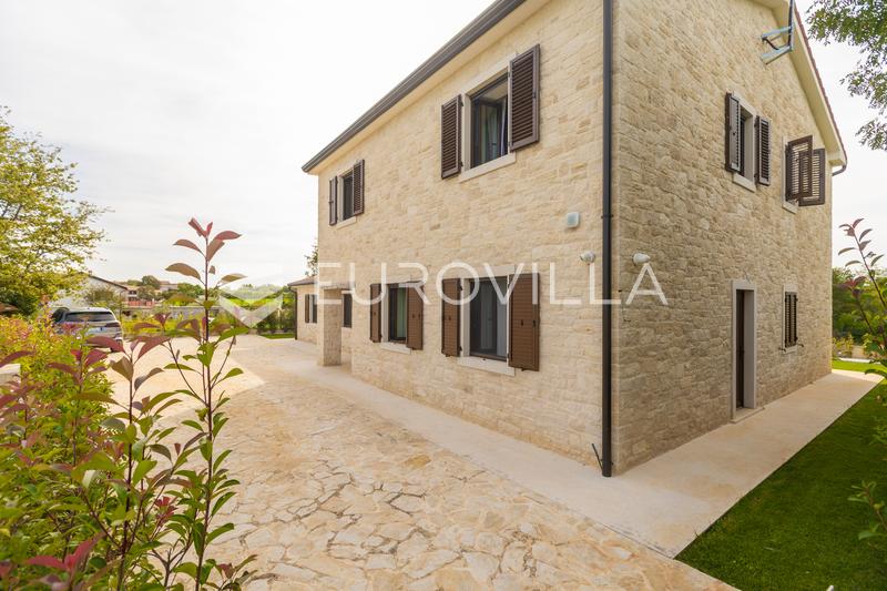 Istra, Višnjan, prekrasna kamena vila s bazenom u mirnom prirodnom okruženju - 44