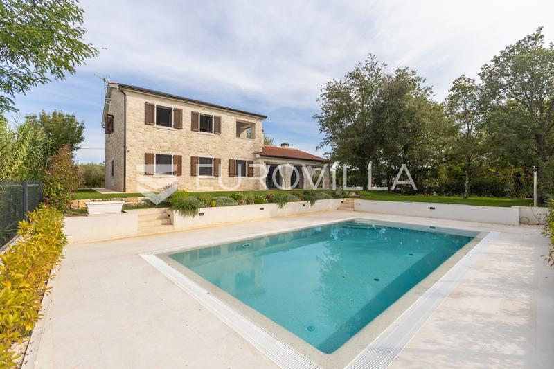 Istra, Višnjan, prekrasna kamena vila s bazenom u mirnom prirodnom okruženju - 35