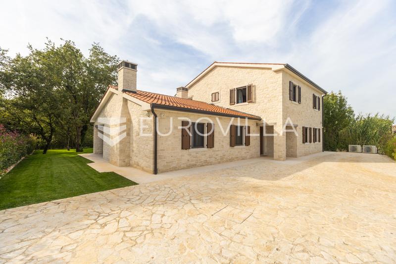 Istra, Višnjan, prekrasna kamena vila s bazenom u mirnom prirodnom okruženju - 41